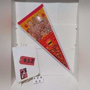 Houston Rockets B2B NBA Champions Pennant Top Loader Robert Horry UD Card #86